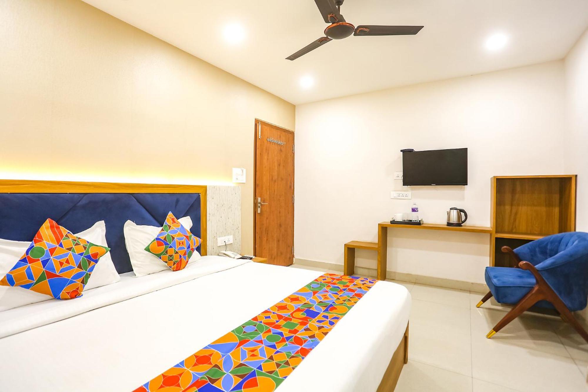 Fabhotel Hari Kunj 900 M From Kashi Vishwanath Temple Varanasi Exteriör bild